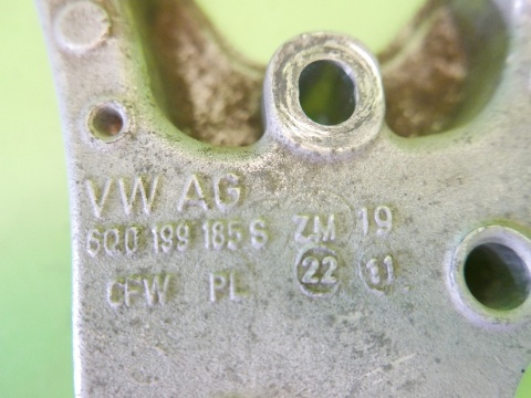 Mocowanie łapa silnika górna prawa 6Q0199185S VW POLO 6R V 1.2 12V 09-14