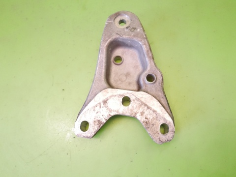 Mocowanie łapa silnika górna prawa 6Q0199185S VW POLO 6R V 1.2 12V 09-14