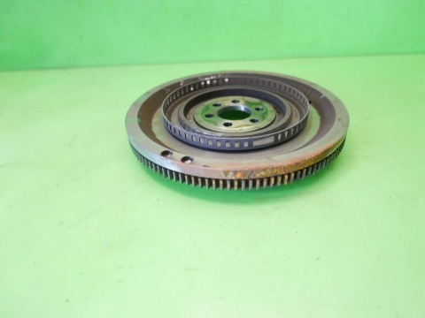 Koło zamachowe sztywne 03D105333 VW POLO 6R V 1.2 12V 09-14
