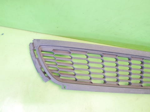 Kratka atrapa zderzaka przód środek 6R0853677A VW POLO 6R V 1.2 12V 09-14
