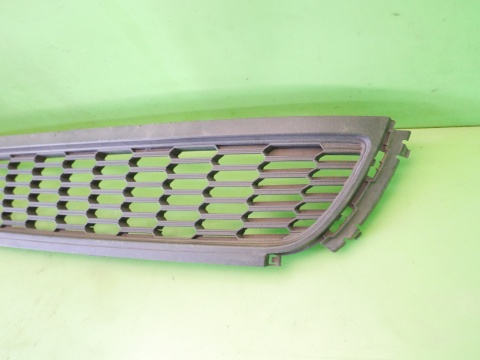 Kratka atrapa zderzaka przód środek 6R0853677A VW POLO 6R V 1.2 12V 09-14