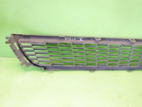 Kratka atrapa zderzaka przód środek 6R0853677A VW POLO 6R V 1.2 12V 09-14