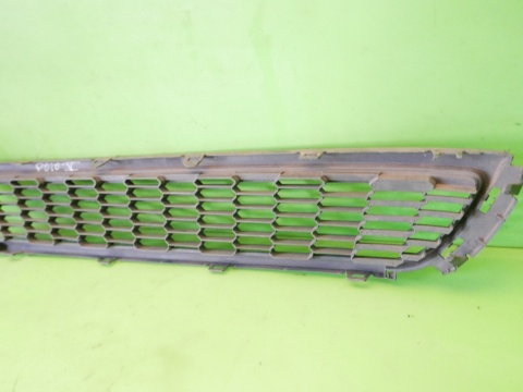 Kratka atrapa zderzaka przód środek 6R0853677A VW POLO 6R V 1.2 12V 09-14