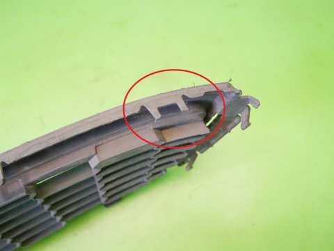 Kratka atrapa zderzaka przód środek 6R0853677A VW POLO 6R V 1.2 12V 09-14