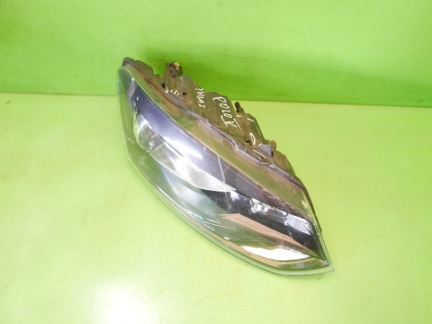 Reflektor lampa przód prawa 6R1941016E VALEO VW POLO 6R V 1.2 12V 09-14