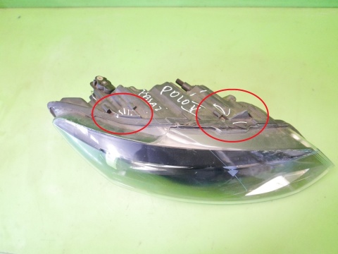 Reflektor lampa przód prawa 6R1941016E VALEO VW POLO 6R V 1.2 12V 09-14