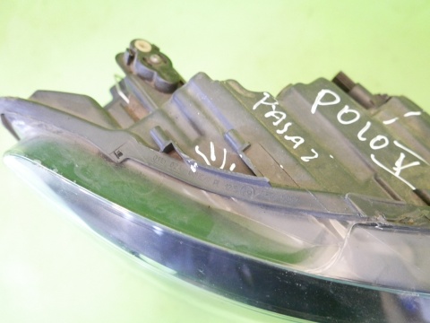 Reflektor lampa przód prawa 6R1941016E VALEO VW POLO 6R V 1.2 12V 09-14