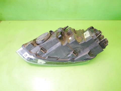 Reflektor lampa przód prawa 6R1941016E VALEO VW POLO 6R V 1.2 12V 09-14