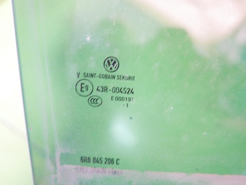 Szyba drzwi tył prawa 6R6845206C VW POLO 6R V 1.2 12V 5D HB 09-14