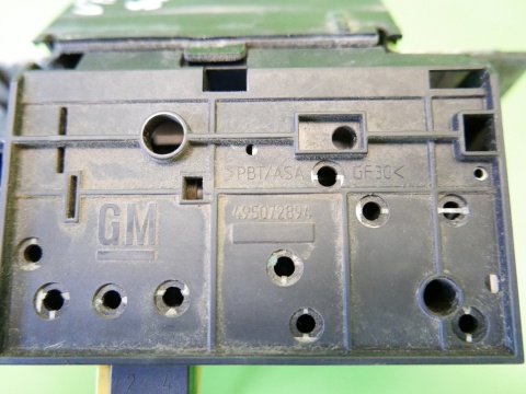 Zamek klapy tył bagażnika 13178192 OPEL VECTRA C FL SEDAN 05-08