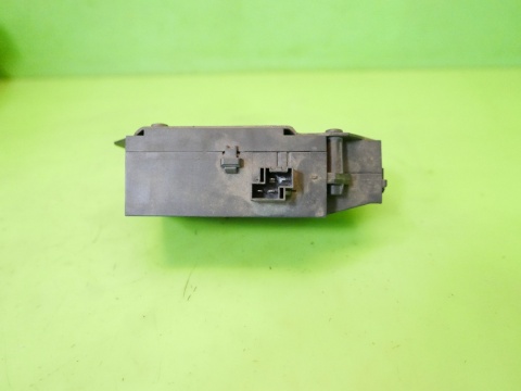Zamek klapy tył bagażnika 13178192 OPEL VECTRA C FL SEDAN 05-08