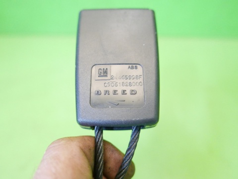 Zapięcie zatrzask pasa środek tył 24465998F OPEL VECTRA C FL SEDAN 05-08
