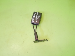 Zapięcie zatrzask pasa lewy tył 13202404F OPEL VECTRA C FL SEDAN 05-08