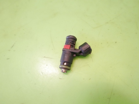 Wtryskiwacz wtrysk paliwa 03E906031C VW POLO 6R V 1.2 12V 09-14