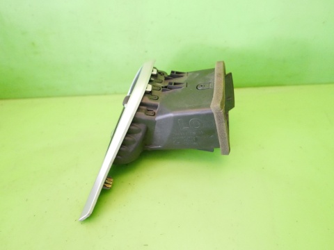 Kratka nawiewu lewa 3000101LFN FIAT FREEMONT I 11-15