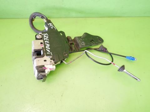 Centralny zamek prawy tył P04589914AD 4pin FIAT FREEMONT I 11-15