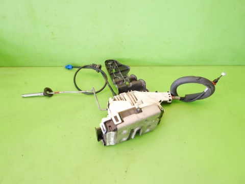 Centralny zamek prawy tył P04589914AD 4pin FIAT FREEMONT I 11-15