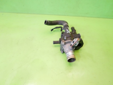 Obudowa termostatu króciec 12992383 OPEL VECTRA C FL 1.8 16V 05-08