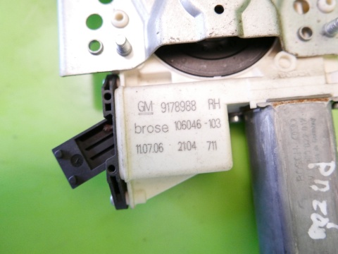 Mechanizm podnośnik szyby przód prawy 9178986RH OPEL VECTRA C FL SEDAN 05-08