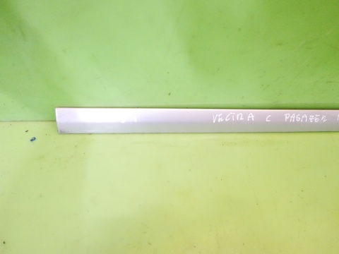 Listwa drzwi przód prawa 13101649 Z157 OPEL VECTRA C FL SEDAN 05-08