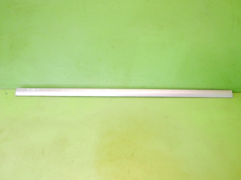Listwa drzwi przód prawa 13101649 Z157 OPEL VECTRA C FL SEDAN 05-08