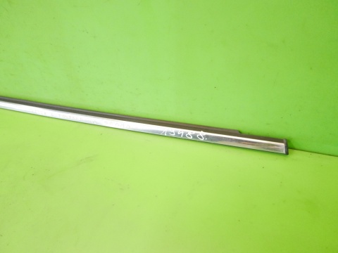 Listwa zgarniająca tył prawa OPEL VECTRA C FL SEDAN 1.8 16V 05-08