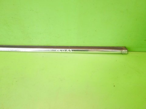 Listwa zgarniająca przód prawa OPEL VECTRA C FL SEDAN 1.8 16V 05-08