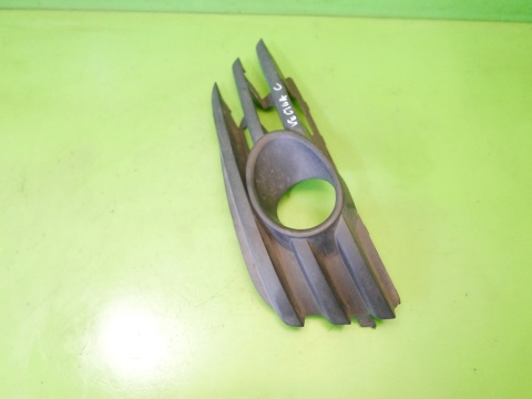 Kratka zderzaka ramka halogenu prawa 13182925 R OPEL VECTRA C FL SEDAN 05-08