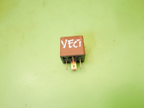 Przekaźnik BOSCH 0332209136 90491314 OPEL VECTRA C FL 1.8 16V 05-08