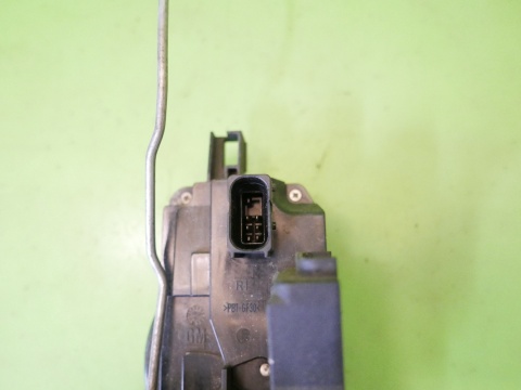 Zamek drzwi przód prawy 13210765QL 5 pinów OPEL VECTRA C FL SEDAN 05-08