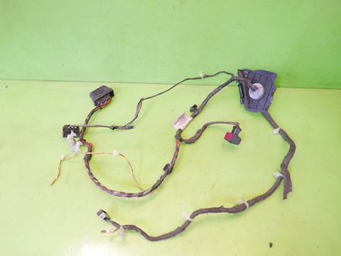 Instalacja wiązka drzwi przód prawa 13195859 OPEL VECTRA C FL 1.8 16V SEDAN 05-08