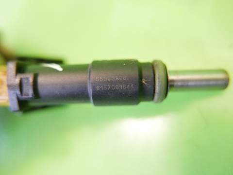 Wtryskiwacz wtrysk paliwa 55353806 OPEL VECTRA C FL 1.8 16V Z18XER 05-08