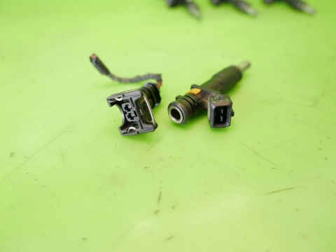 Wtryskiwacz wtrysk paliwa 55353806 OPEL VECTRA C FL 1.8 16V Z18XER 05-08