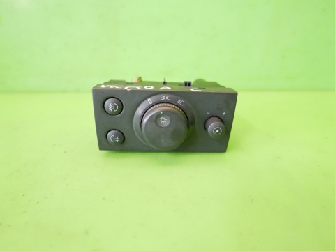 Włącznik przełącznik świateł halogenów 13177067 OPEL VECTRA C FL 1.8 16V 05-08