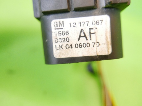 Włącznik przełącznik świateł halogenów 13177067 OPEL VECTRA C FL 1.8 16V 05-08