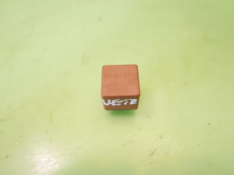 Przekaźnik BOSCH 0332209136 90491314 OPEL VECTRA C FL 1.8 16V 05-08
