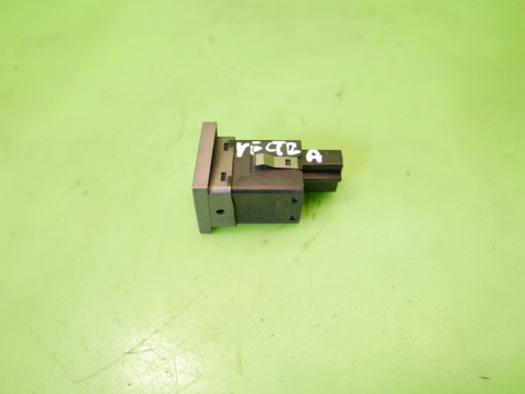 Przełącznik grzania fotela prawy pasażera 13138252 OPEL VECTRA C FL 05-08