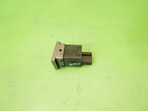 Przełącznik grzania fotela prawy pasażera 13138252 OPEL VECTRA C FL 05-08