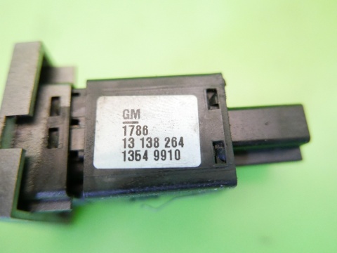 Przełącznik czujników parkowania PDC 13138264 OPEL VECTRA C FL SEDAN 05-08