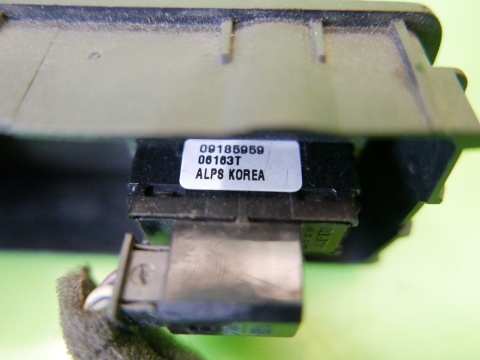 Przełącznik szyby przód prawy 09185959 OPEL VECTRA C FL 1.8 16V SEDAN 05-08