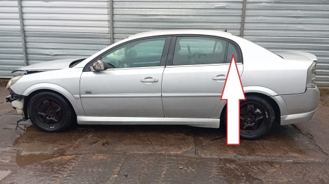 Szyba drzwi tylna tył lewa mała OPEL VECTRA C FL 1.8 16V SEDAN 05-08