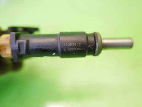 Wtryskiwacz wtrysk paliwa 55353806 OPEL VECTRA C FL 1.8 16V Z18XER 05-08
