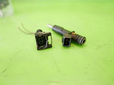Wtryskiwacz wtrysk paliwa 55353806 OPEL VECTRA C FL 1.8 16V Z18XER 05-08