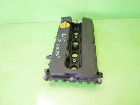 Pokrywa zaworów 55558673 OPEL VECTRA C FL 1.8 16V Z18XER 05-08