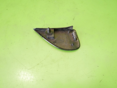 Zaślepka trójkąt błotnika prawy przód 05178150AD FIAT FREEMONT I 11-15