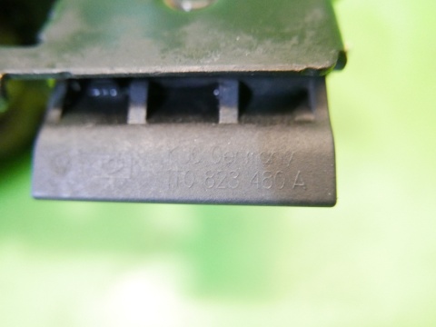 Zamek rygiel maski pokrywy silnika 1T0823480A VW TOURAN I 1T 2.0 TDI 03-06