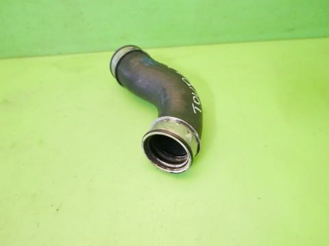 Rura wąż przewód powietrza turbiny 1K0145838D VW TOURAN I 1T 2.0 TDI 03-06
