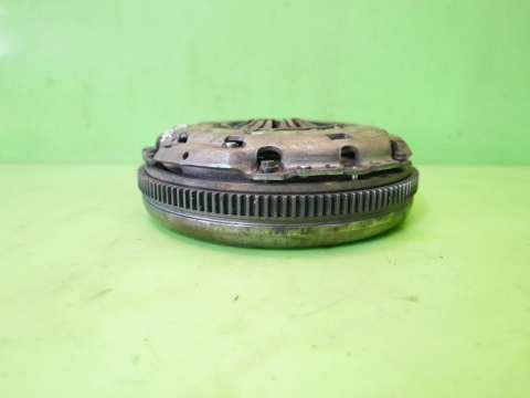 Sprzęgło dwumasowe kompletne LUK 324035510 VW TOURAN I 1T 2.0 TDI 03-06