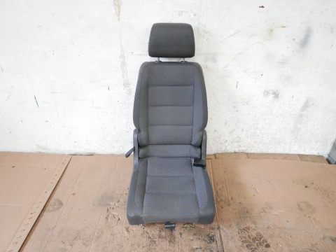 Fotel tył tylny prawy VW TOURAN I 1T 2.0 TDI BKD 03-06