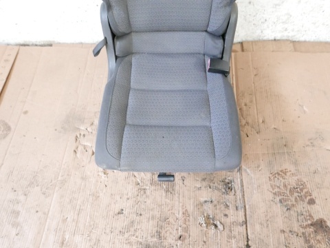 Fotel tył tylny prawy VW TOURAN I 1T 2.0 TDI BKD 03-06